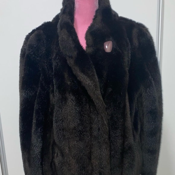 Winter Furr Coat M/L - Picture 3 of 5